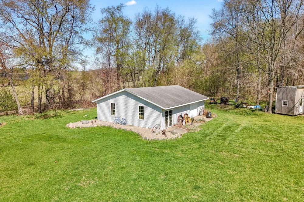 320 Jonesville Road Jonesville City, MI 49250