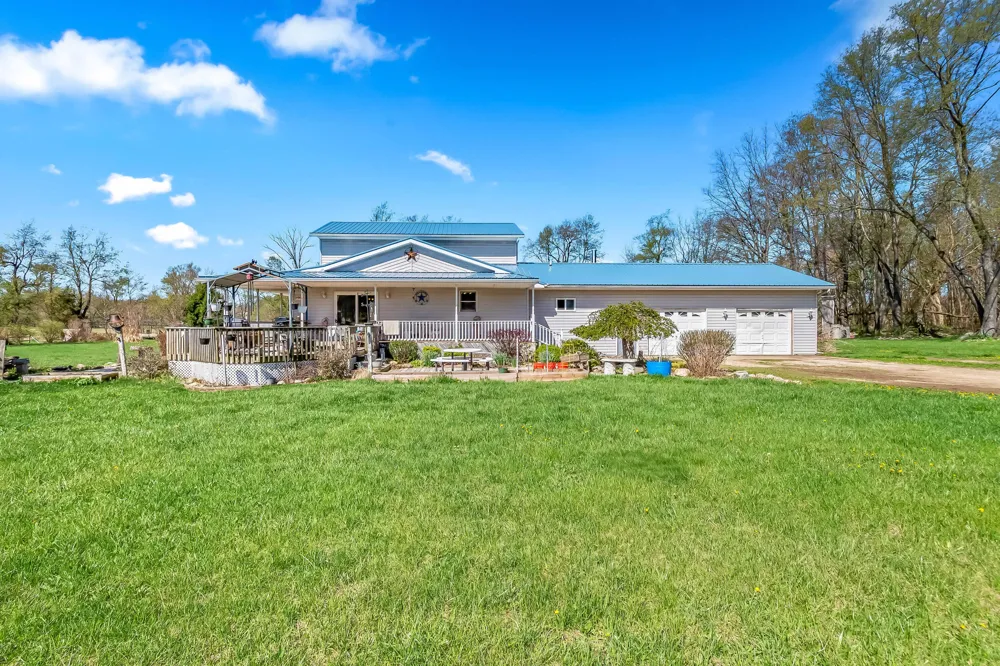 320 Jonesville Road Jonesville City, MI 49250