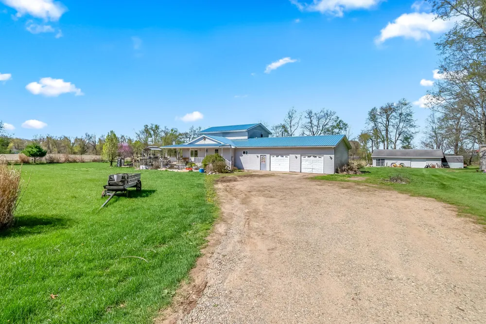 320 Jonesville Road Jonesville City, MI 49250