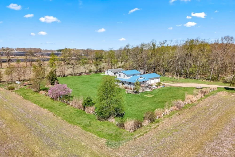 320 Jonesville Road Jonesville City, MI 49250