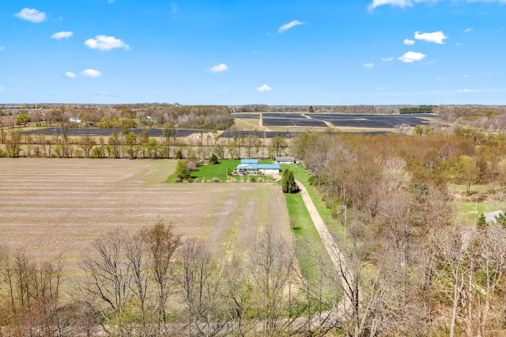 320 Jonesville Road Jonesville City, MI 49250