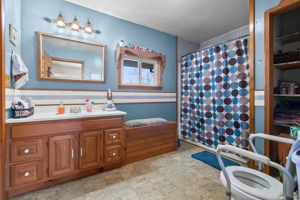 320 Jonesville Road Jonesville City, MI 49250
