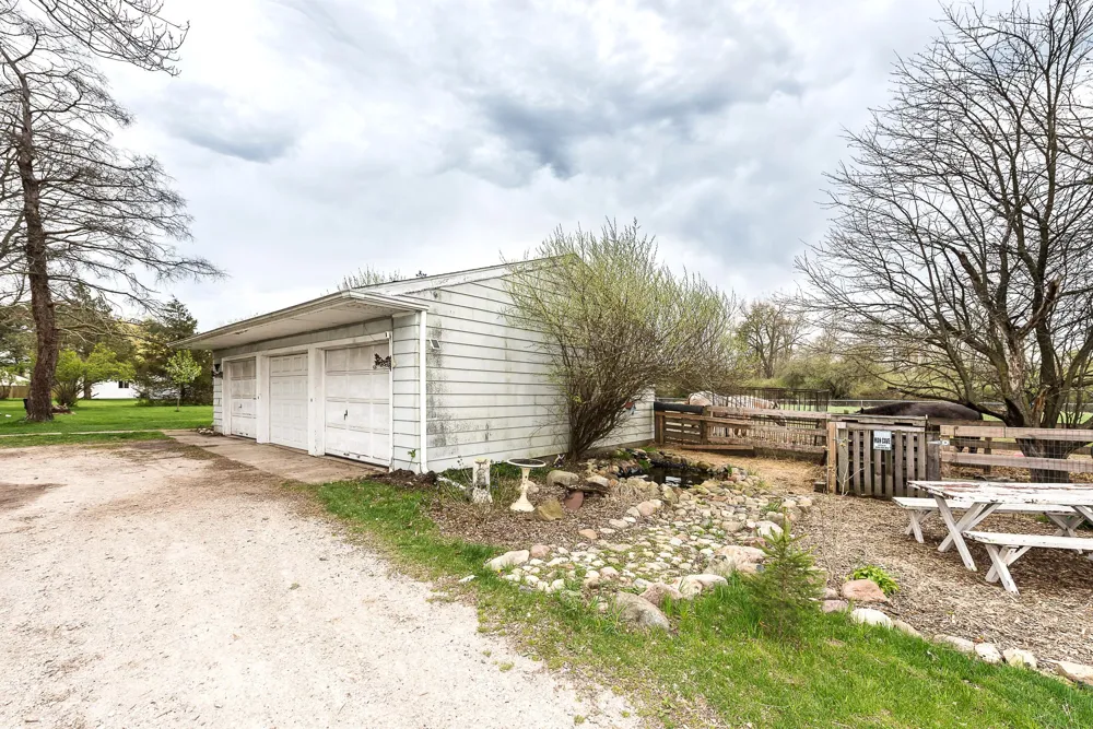 8415 Huron River Drive Webster Township, MI 48130