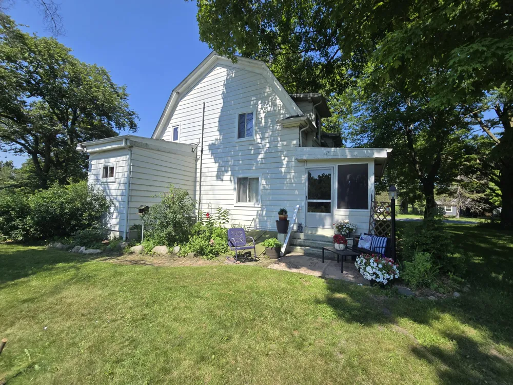 8415 Huron River Drive Webster Township, MI 48130