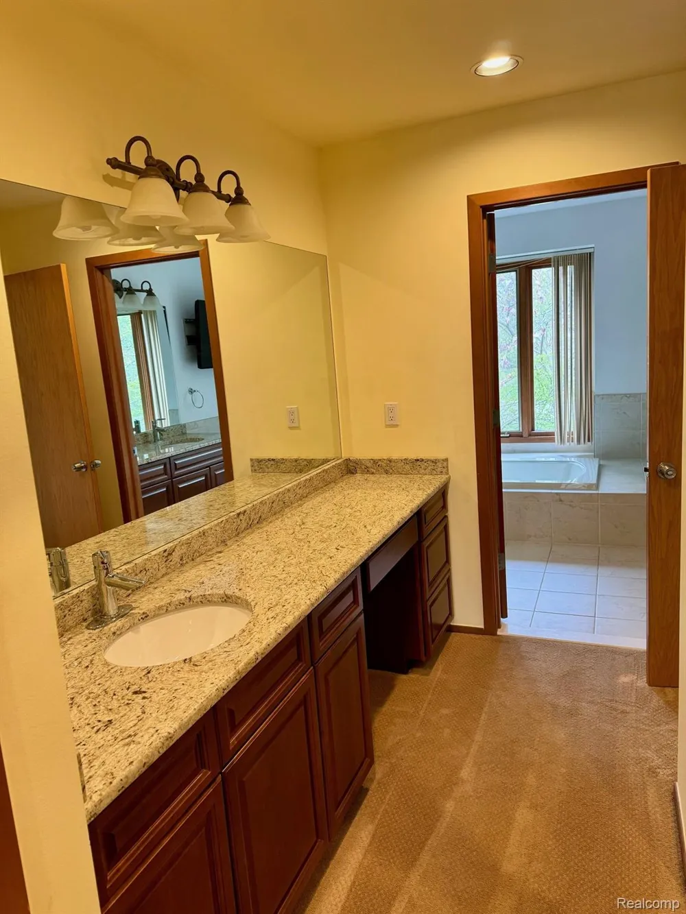 3234 PINE LAKE ROAD West Bloomfield Charter Township, MI 48324