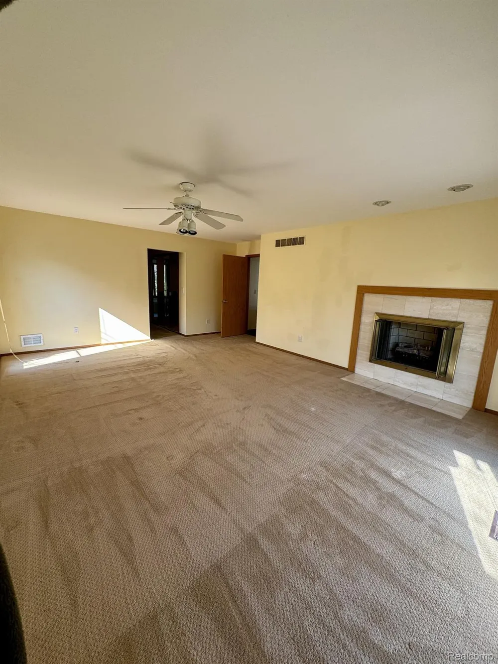 3234 PINE LAKE ROAD West Bloomfield Charter Township, MI 48324