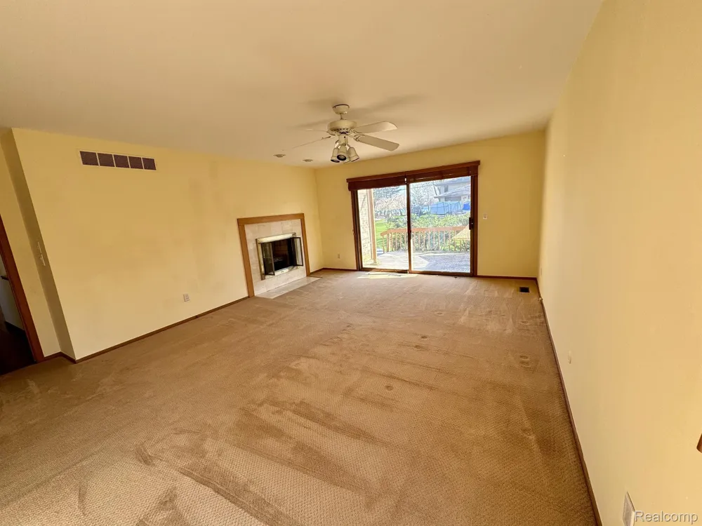 3234 PINE LAKE ROAD West Bloomfield Charter Township, MI 48324