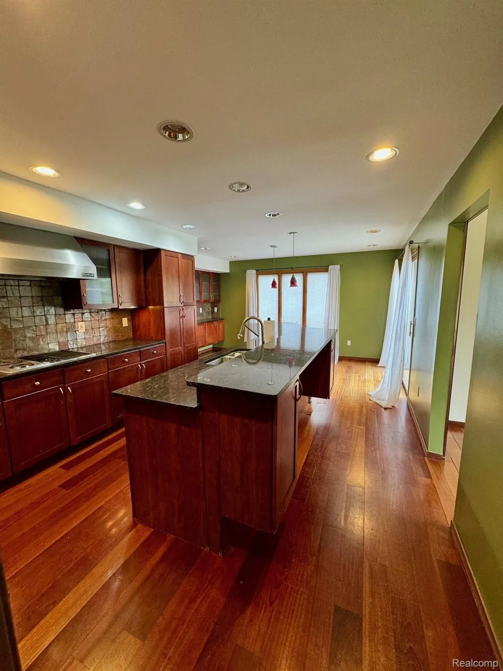 3234 PINE LAKE ROAD West Bloomfield Charter Township, MI 48324