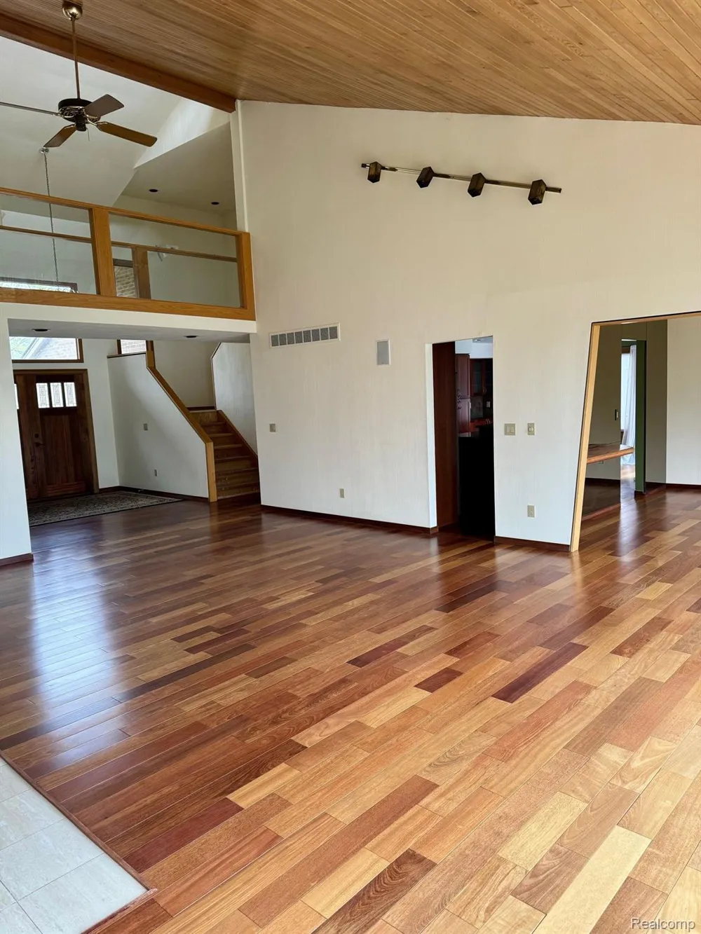 3234 PINE LAKE ROAD West Bloomfield Charter Township, MI 48324