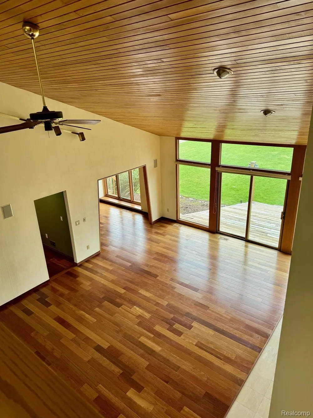 3234 PINE LAKE ROAD West Bloomfield Charter Township, MI 48324