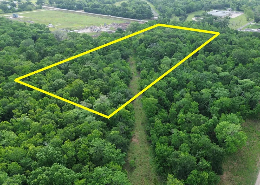 2 County Road 332 Sweeny, TX 77480