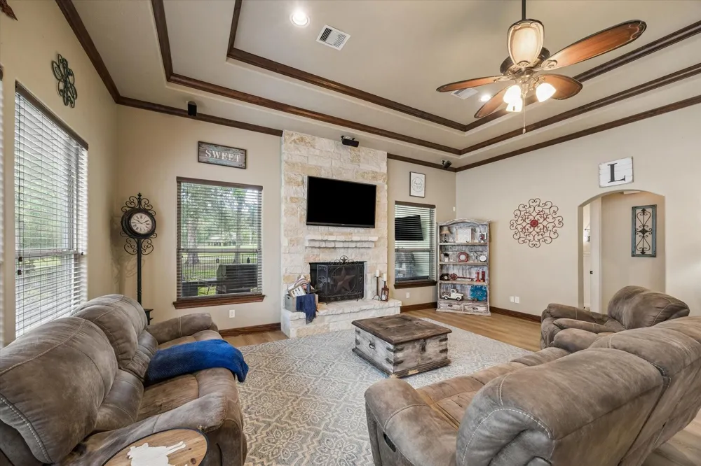 514 Pinehurst Drive New Ulm, TX 78950