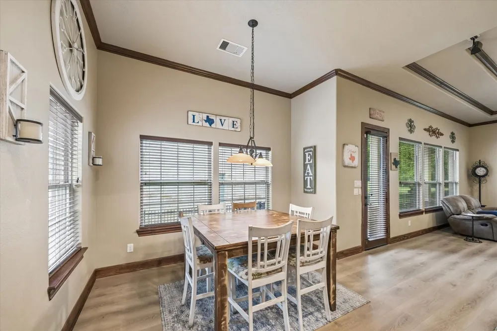 514 Pinehurst Drive New Ulm, TX 78950