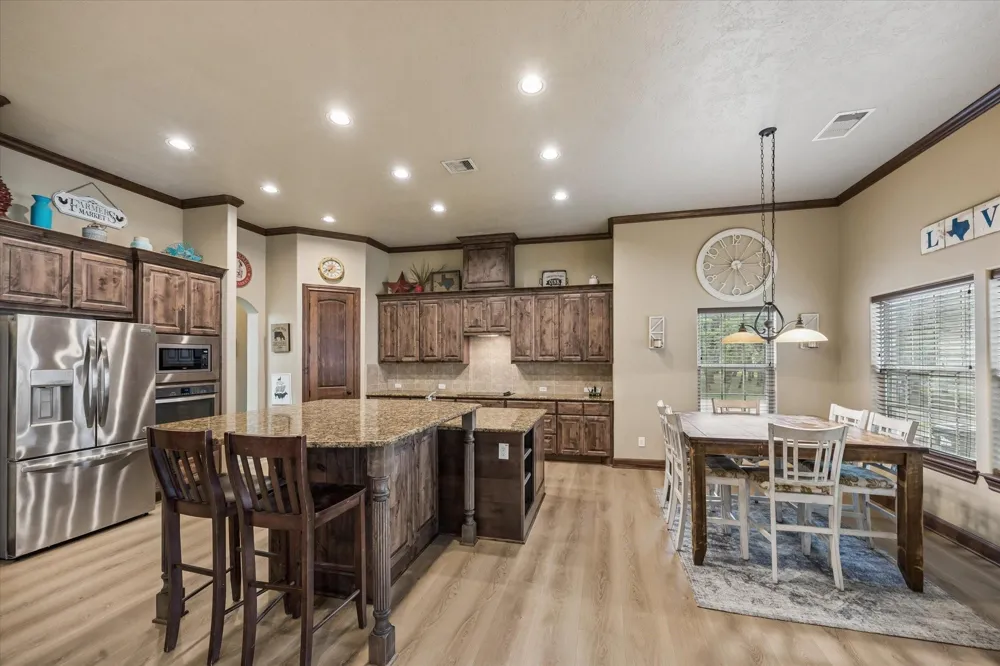 514 Pinehurst Drive New Ulm, TX 78950