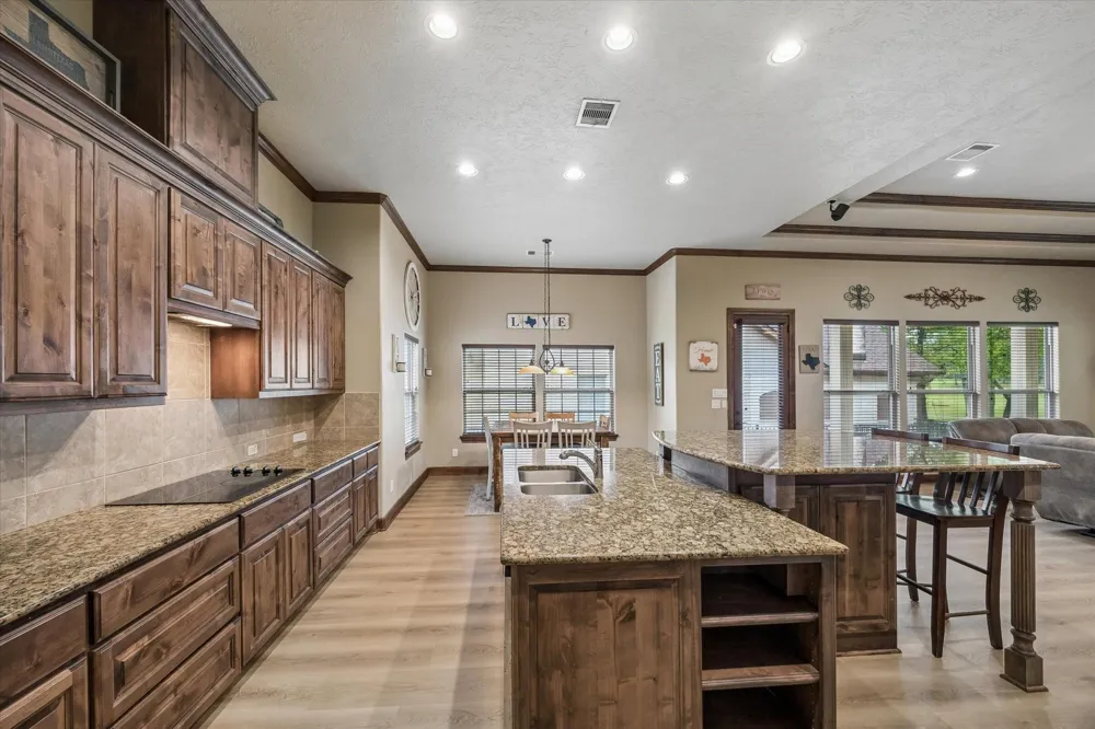 514 Pinehurst Drive New Ulm, TX 78950