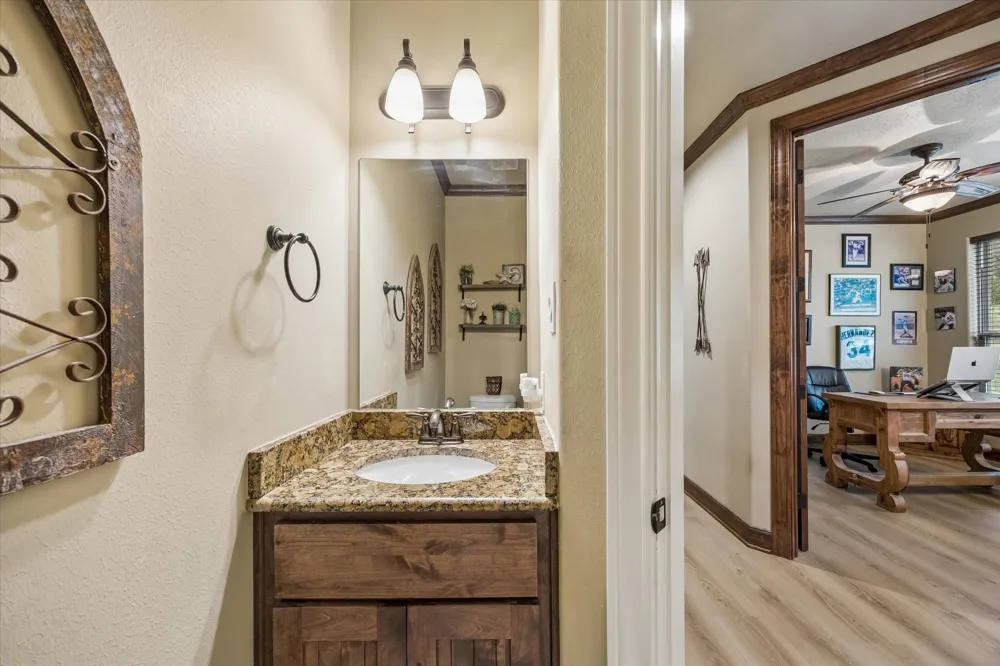 514 Pinehurst Drive New Ulm, TX 78950