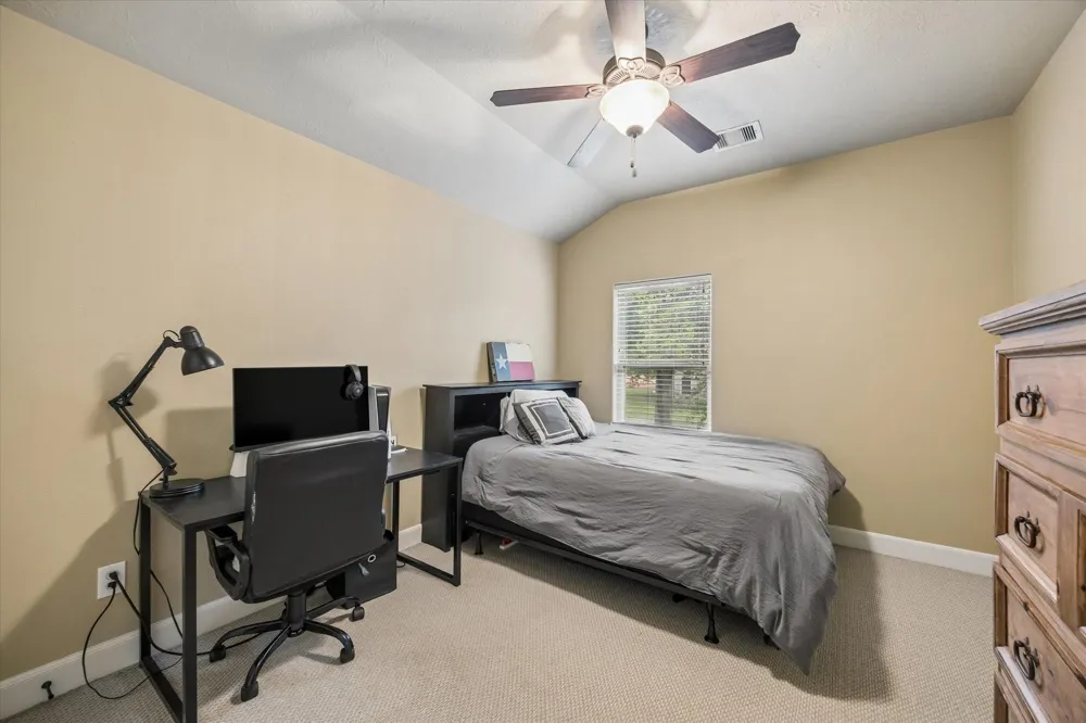 514 Pinehurst Drive New Ulm, TX 78950
