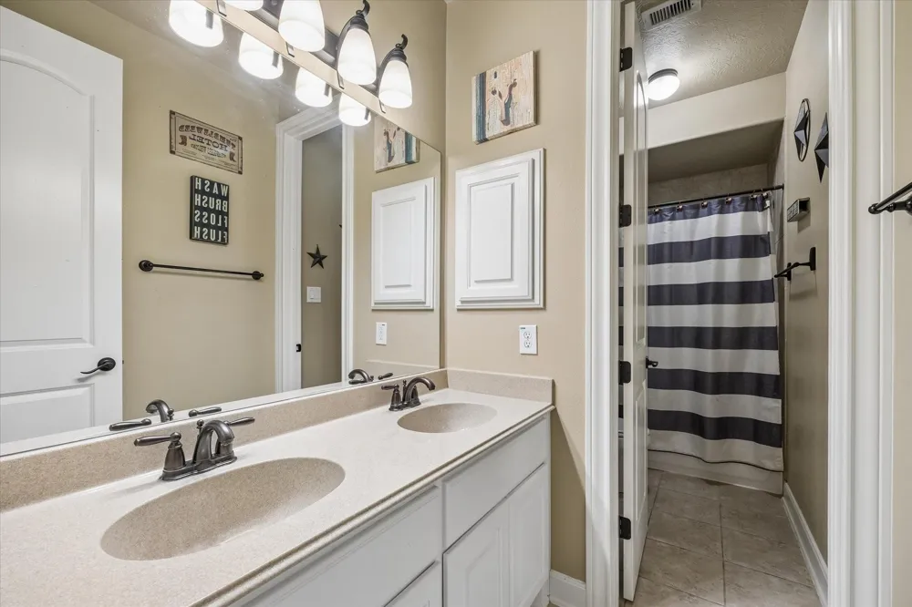 514 Pinehurst Drive New Ulm, TX 78950