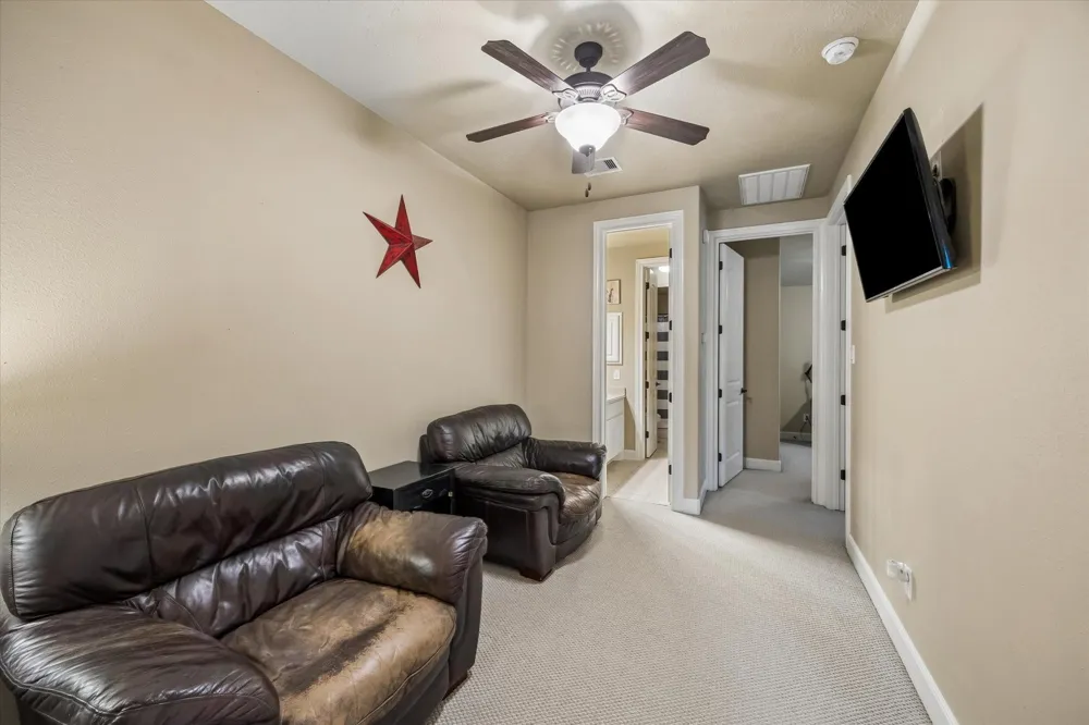 514 Pinehurst Drive New Ulm, TX 78950