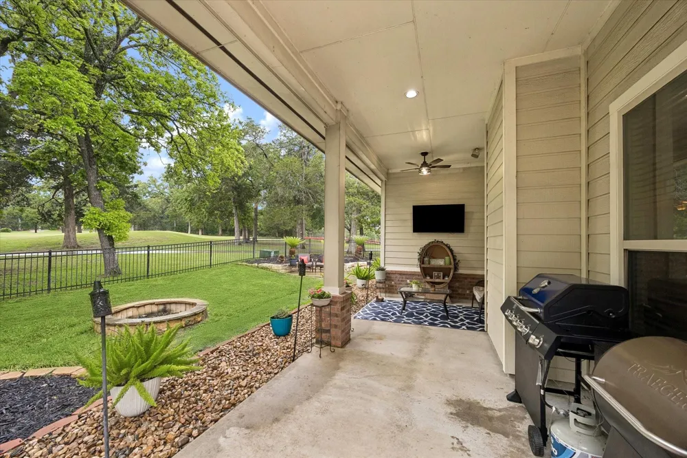 514 Pinehurst Drive New Ulm, TX 78950