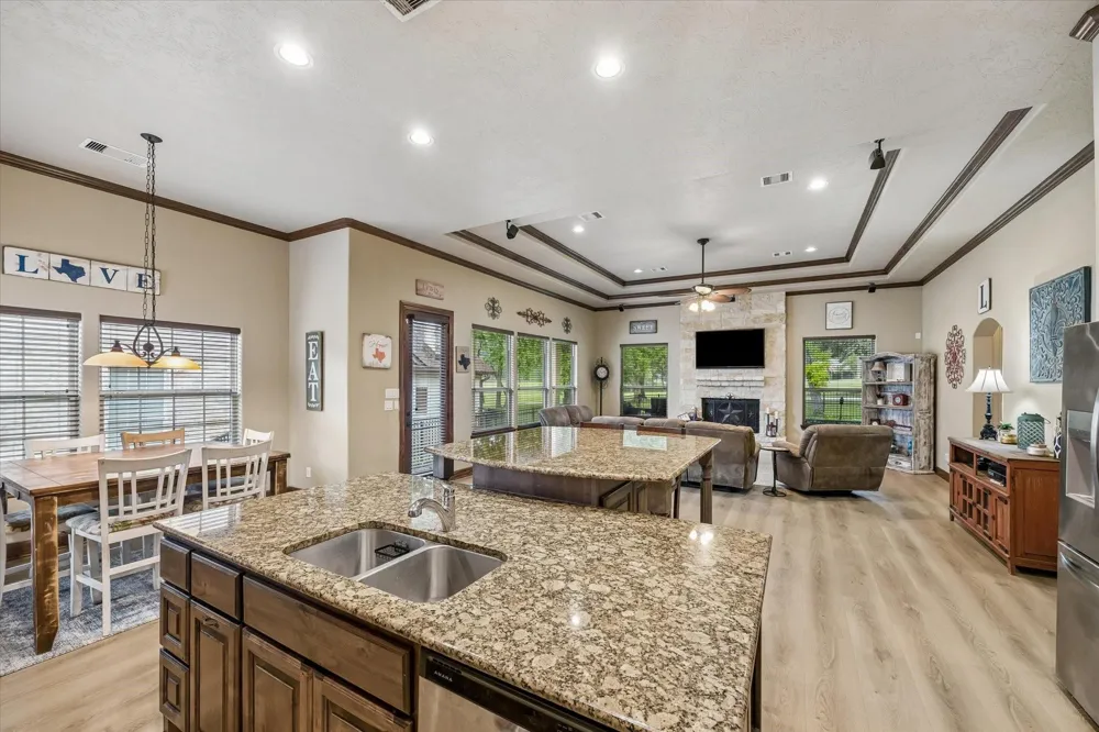 514 Pinehurst Drive New Ulm, TX 78950