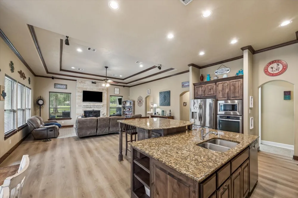 514 Pinehurst Drive New Ulm, TX 78950
