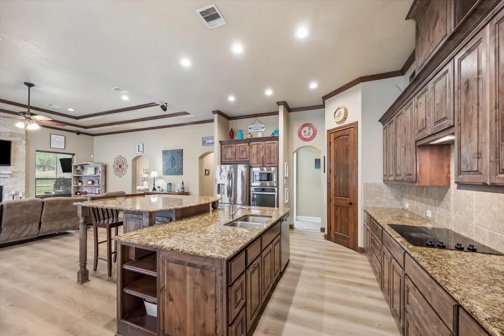 514 Pinehurst Drive New Ulm, TX 78950