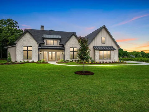 10039 Lakeside Oaks Dr