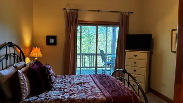 Sawgrass Drive Unit 4 Whittier, NC 28789