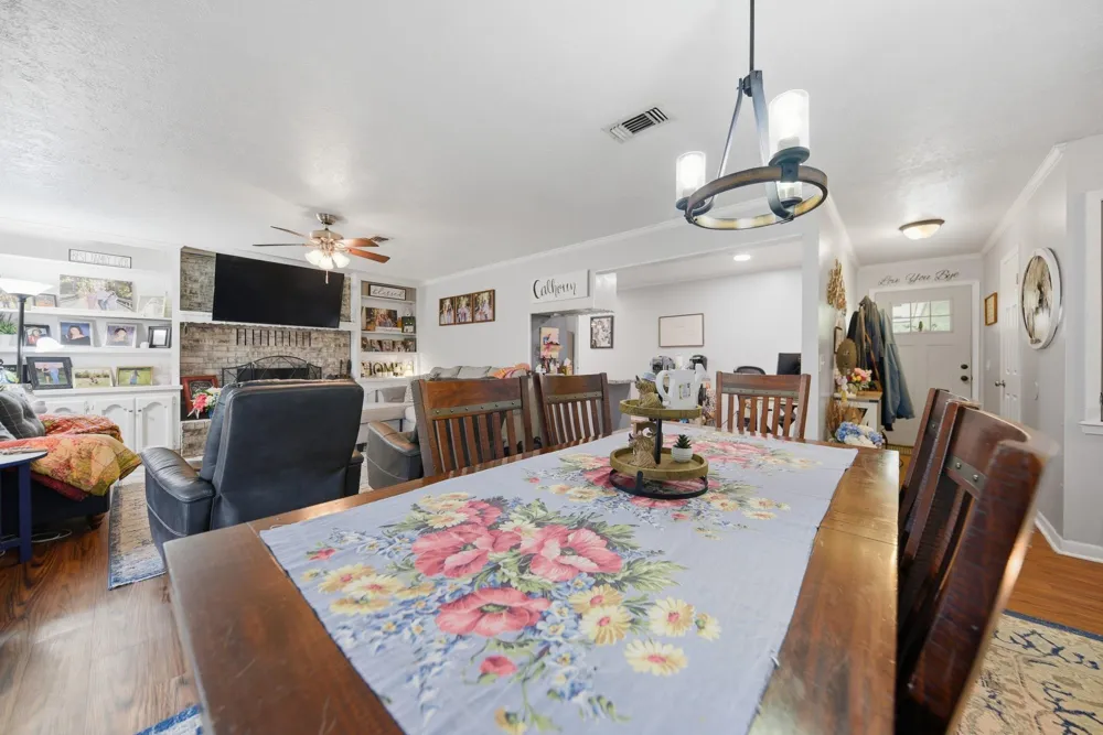 908 Pine Drive Caldwell, TX 77836