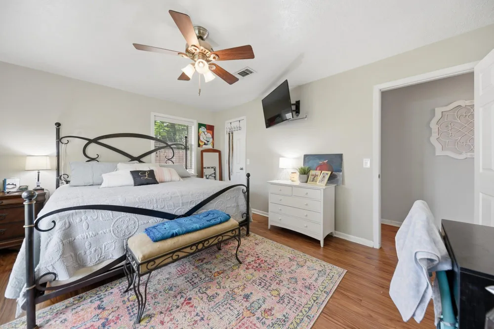 908 Pine Drive Caldwell, TX 77836
