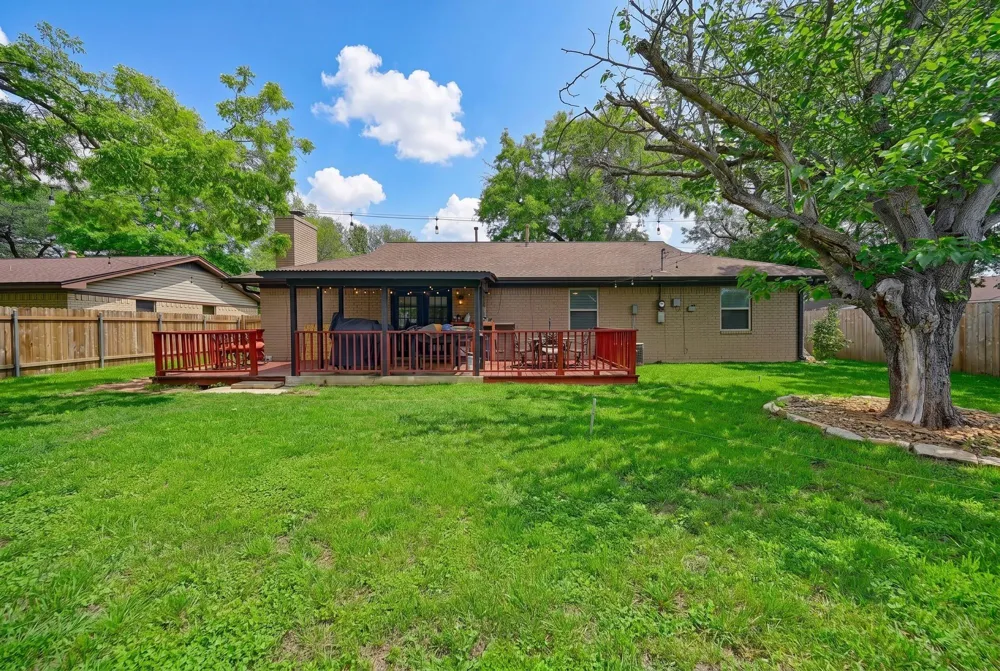 908 Pine Drive Caldwell, TX 77836