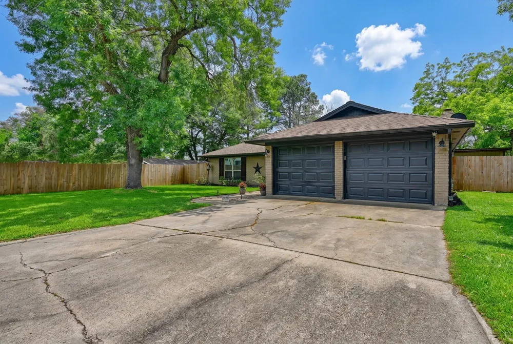 908 Pine Drive Caldwell, TX 77836