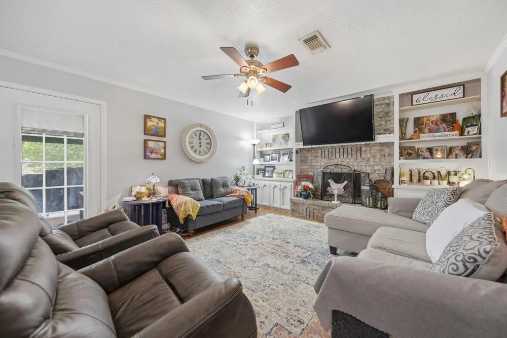 908 Pine Drive Caldwell, TX 77836