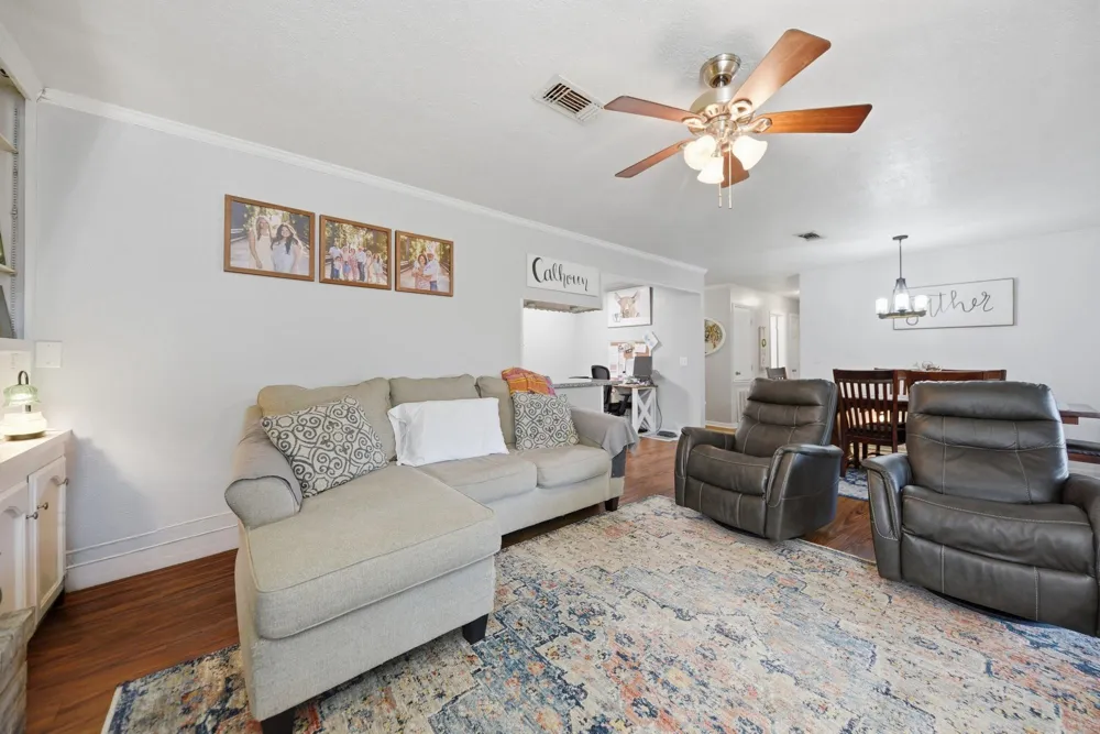 908 Pine Drive Caldwell, TX 77836