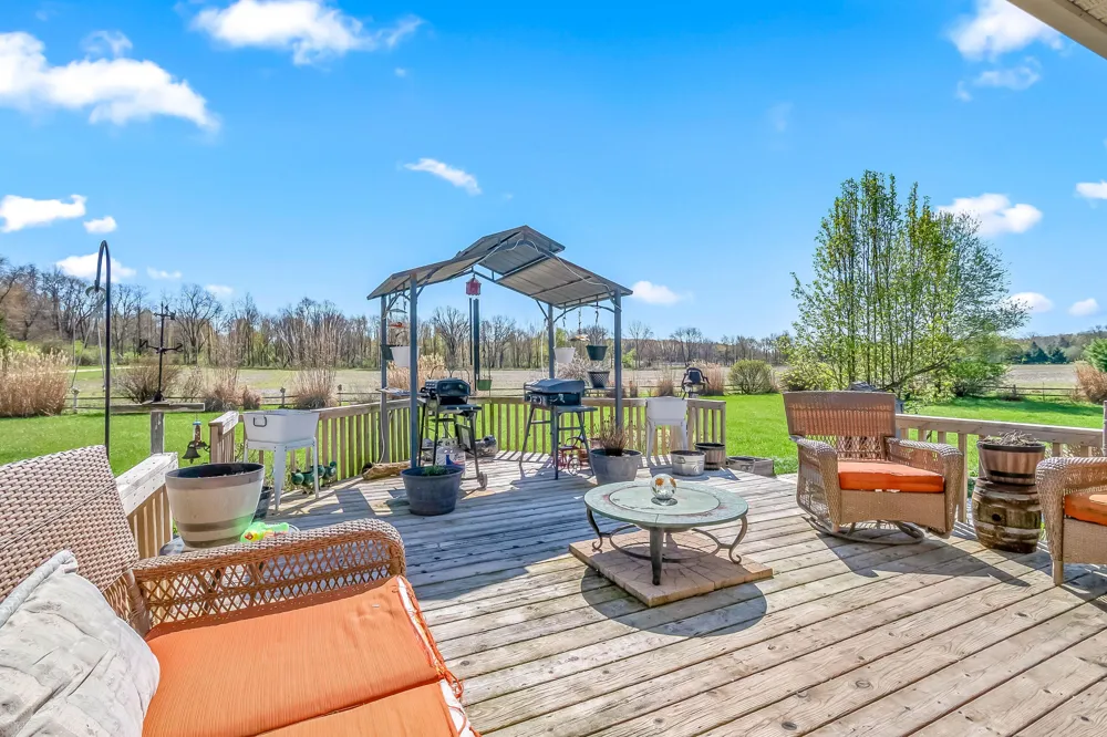 320 Jonesville Road Jonesville, MI 49250