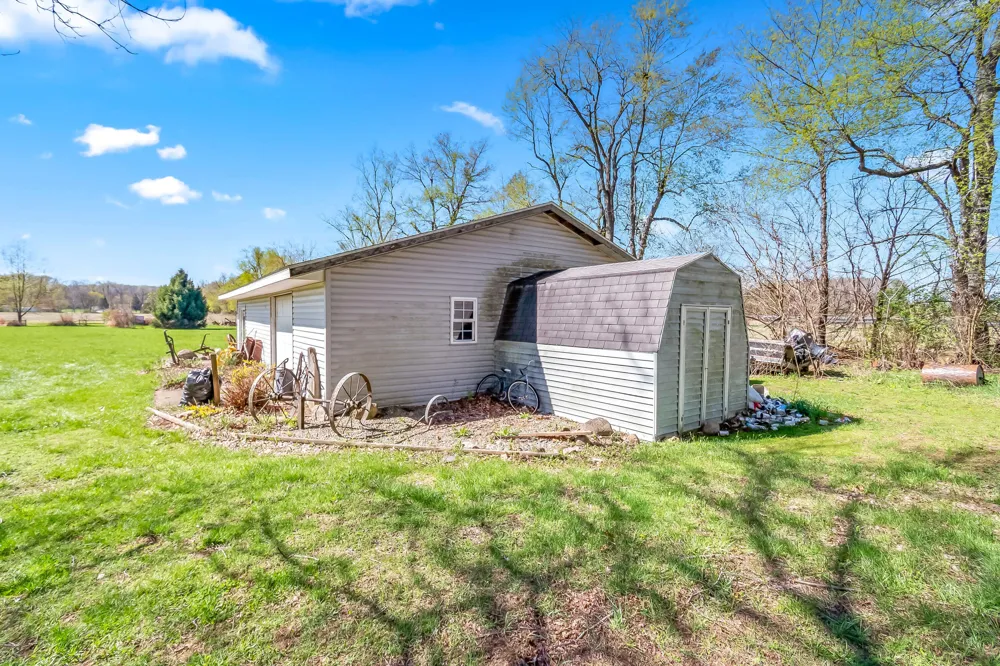 320 Jonesville Road Jonesville, MI 49250
