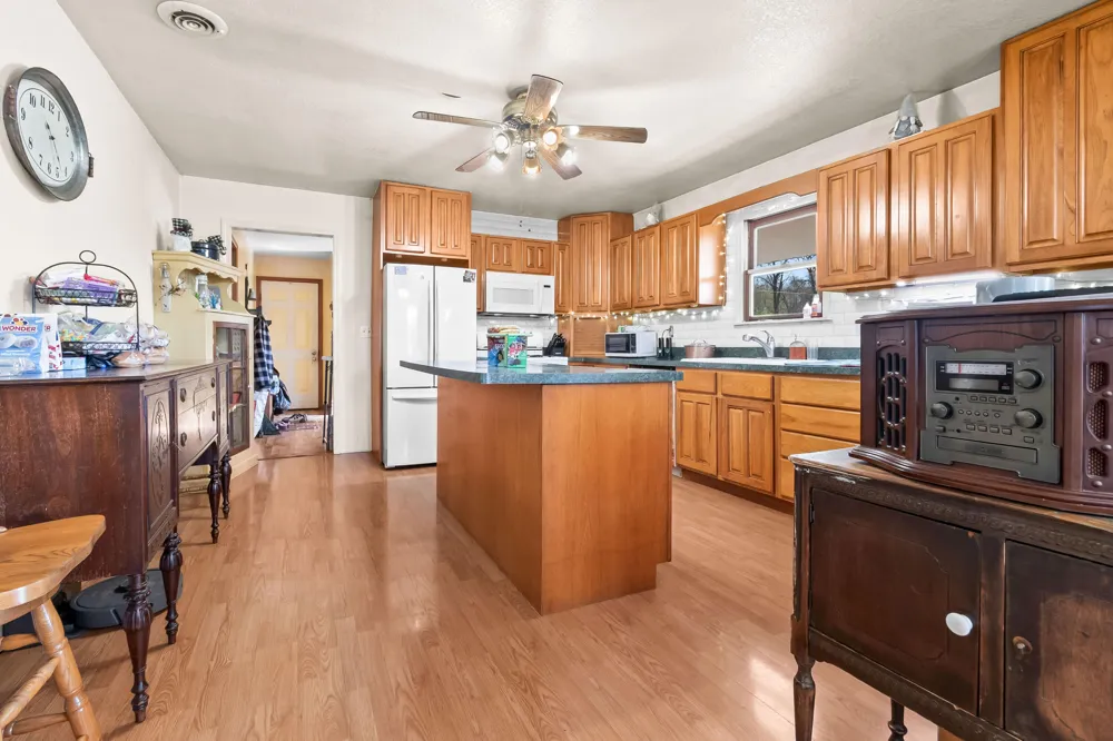 320 Jonesville Road Jonesville, MI 49250