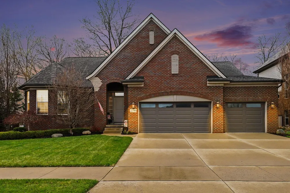 21799 Christenbury Creek Boulevard Macomb, MI 48044