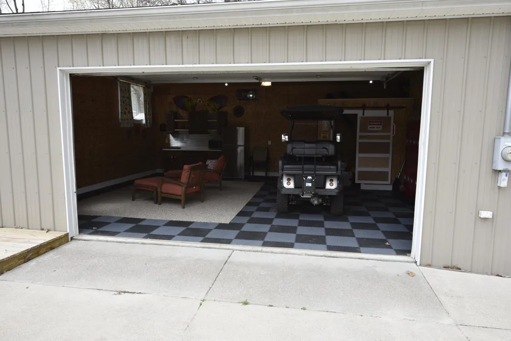 2690 Ovid Street Crystal, MI 48818