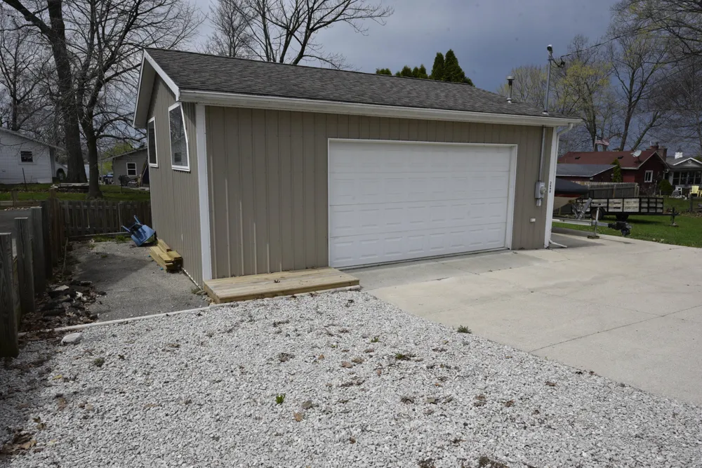 2690 Ovid Street Crystal, MI 48818