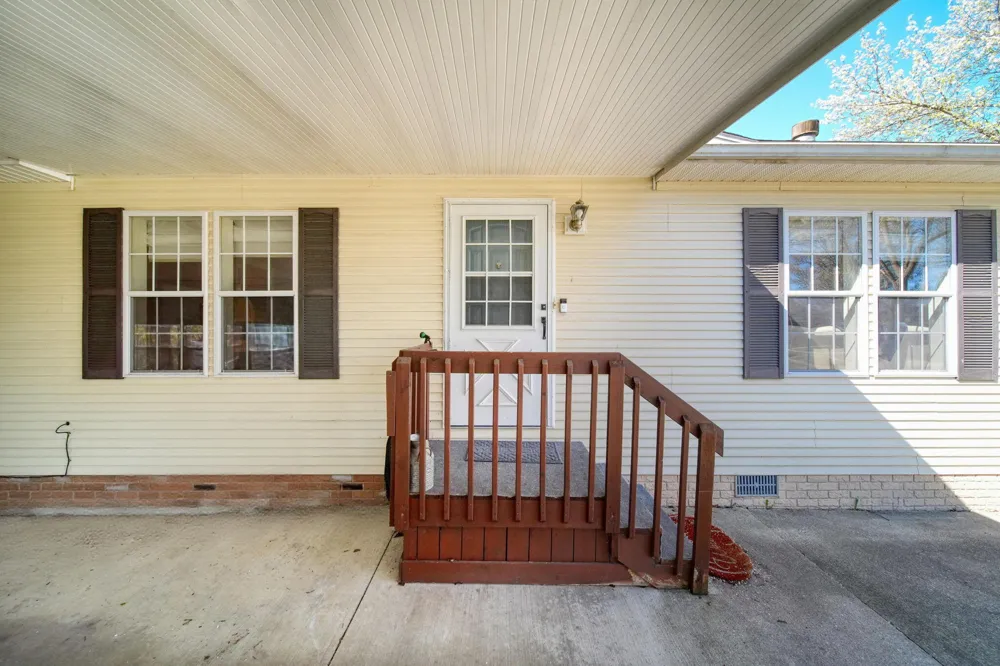 448 Raisin River Drive Adrian, MI 49221
