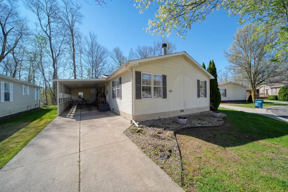 448 Raisin River Drive Adrian, MI 49221