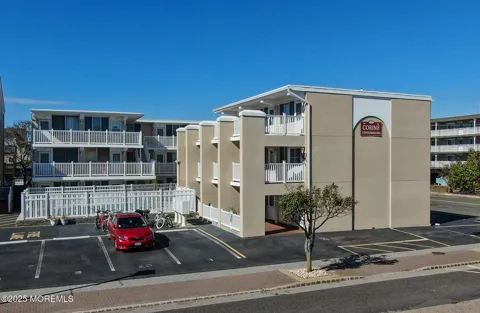 1515 Boulevard #4