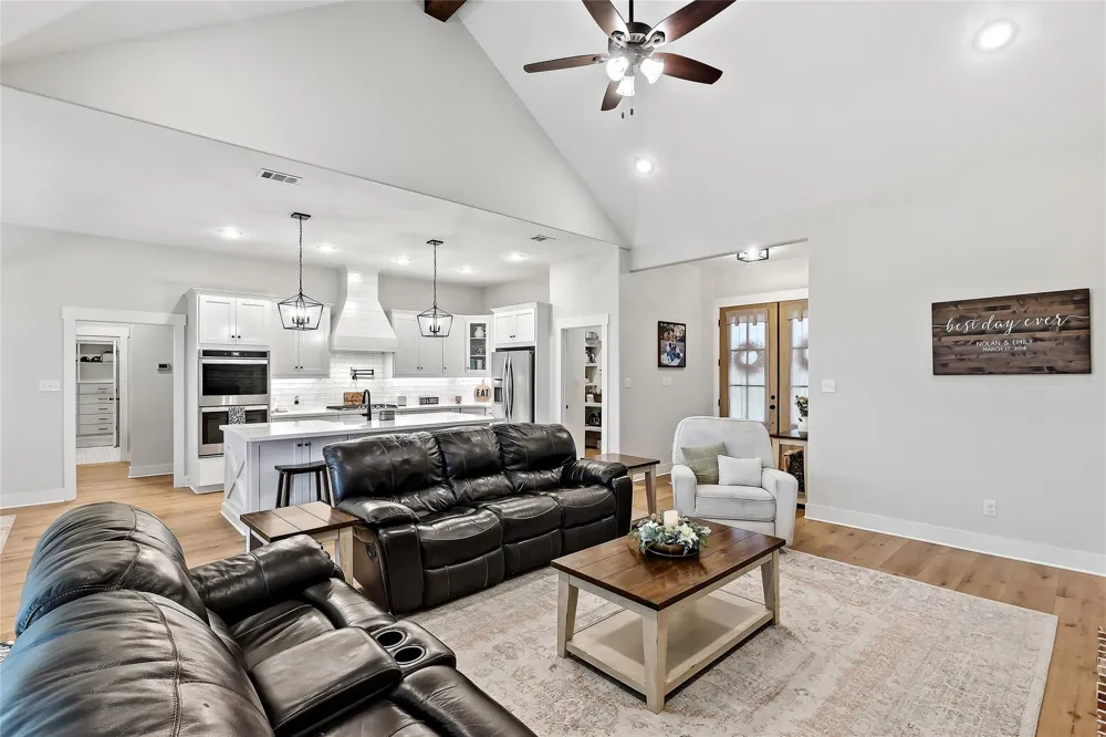 10547 Acacia Lane Hearne, TX 77859
