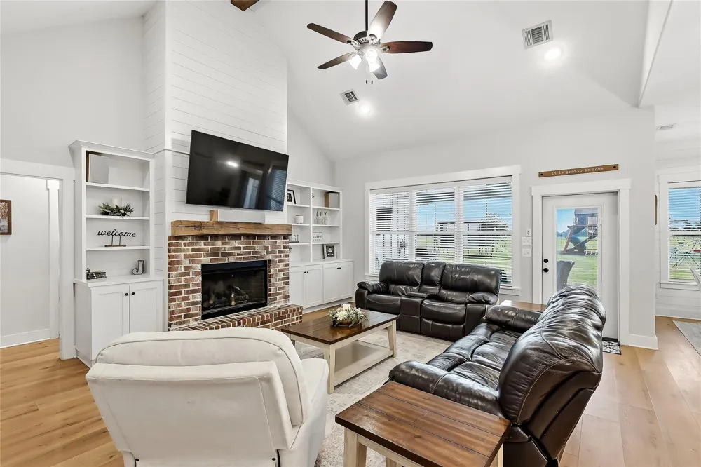 10547 Acacia Lane Hearne, TX 77859