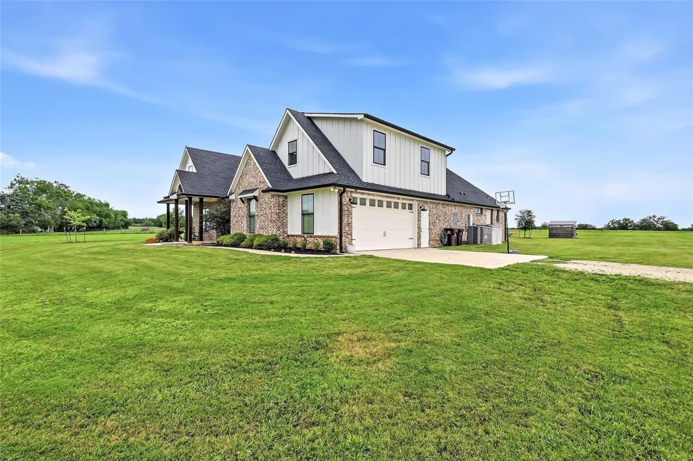 10547 Acacia Lane Hearne, TX 77859