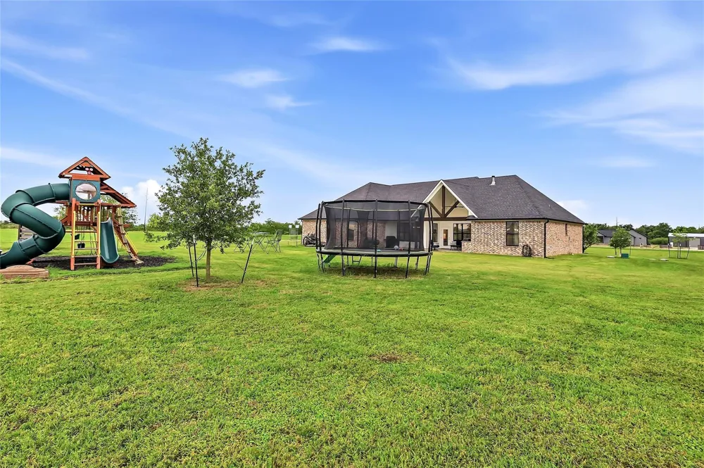 10547 Acacia Lane Hearne, TX 77859