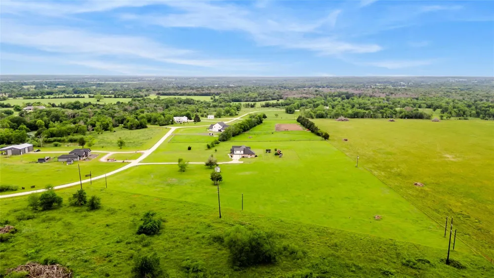 10547 Acacia Lane Hearne, TX 77859