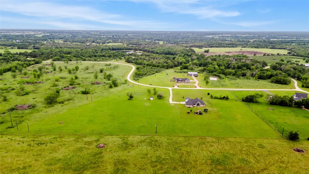 10547 Acacia Lane Hearne, TX 77859